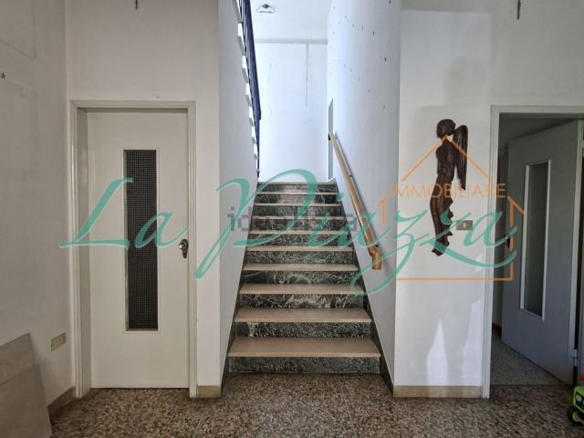 Villetta a schiera in vendita di 273 m² in Via IV Novembre, 5