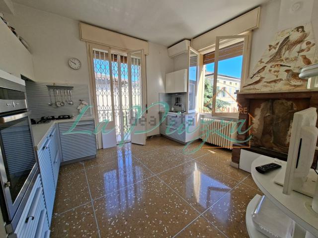 Villetta a schiera in vendita di 273 m² in Via IV Novembre, 5