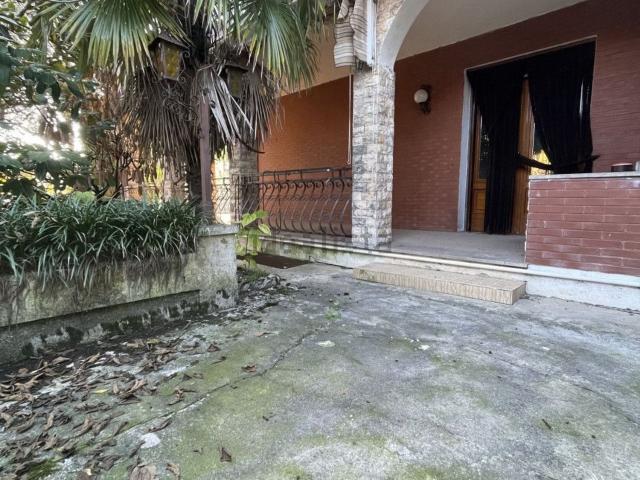 Villetta a schiera in vendita di 273 m² in Via Maestra Vecchia, 176