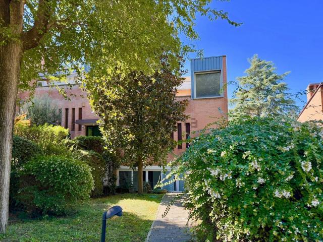 Villetta a schiera in vendita di 275 m² in Via del Colle, 40