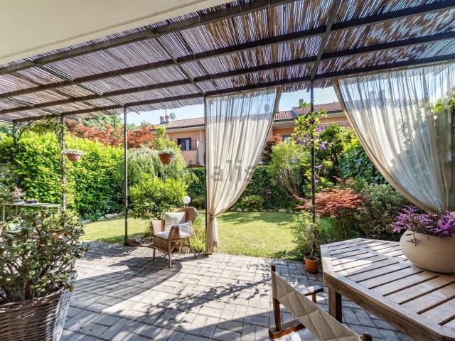 Villetta a schiera in vendita di 276 m² in Viale Montecompatri, 17