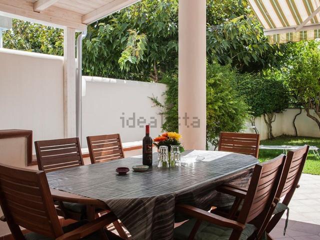 Villetta a schiera in vendita di 280 m² in Via A. Sordi