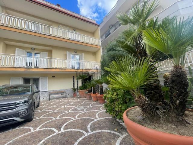 Villetta a schiera in vendita di 280 m² in Via Eugenio Montale, 38