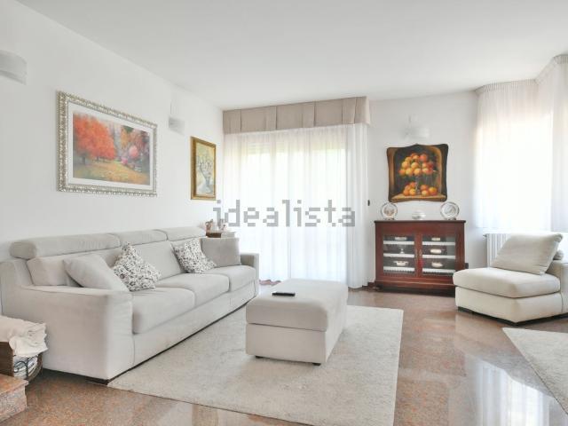 Villetta a schiera in vendita di 280 m² in Via Loreto, 22