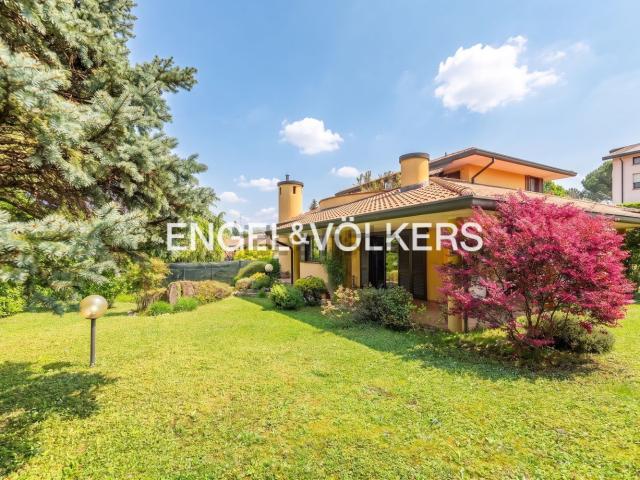 Villetta a schiera in vendita di 280 m² in Via Luciano Manara, 22