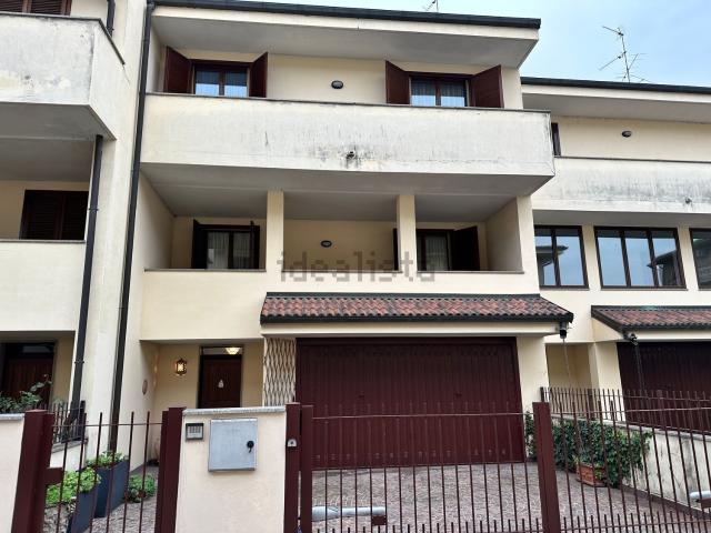 Villetta a schiera in vendita di 280 m² in Via Moloino vecchio
