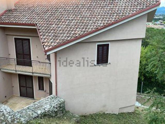 Villetta a schiera in vendita di 280 m² in Via Panoramica Rocca