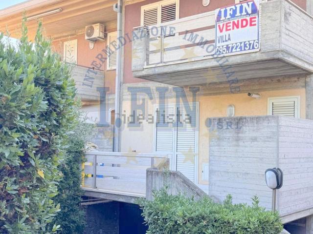 Villetta a schiera in vendita di 280 m² in Via Ticino
