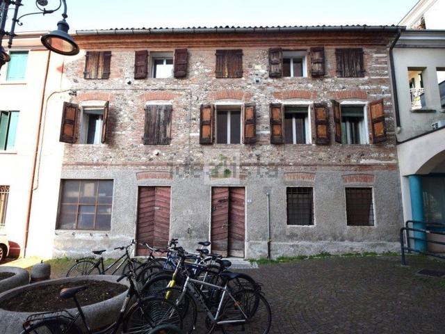 Villetta a schiera in vendita di 280 m² in Vicolo Abate Gaetano della Piazza, 1