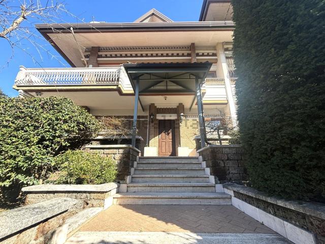 Villetta a schiera in vendita di 280 m² in Contrada Archi, 18