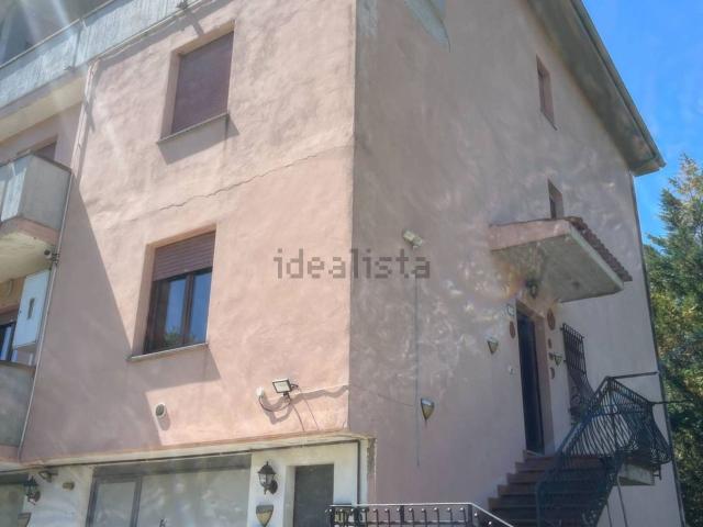 Villetta a schiera in vendita di 280 m² in Frazione Pontebovesecco
