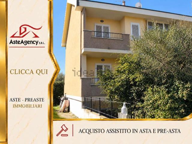 Villetta a schiera in vendita di 283 m² in Via Pietro Nenni, 56