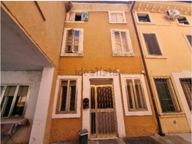 Villetta a schiera in vendita di 284 m² in Via Giuseppe Mazzini