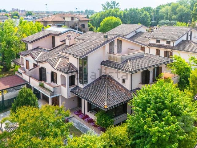 Villetta a schiera in vendita di 284 m² in Via dell&apos Indipendenza, 3