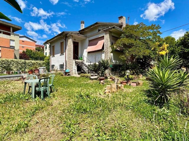 Villetta a schiera in vendita di 285 m²