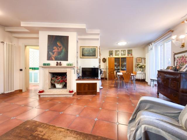 Villetta a schiera in vendita di 285 m² in Viale Bellini