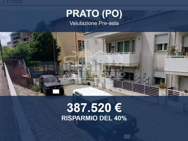 Villetta a schiera in vendita di 288 m² in Via Andrea della Robbia, 17