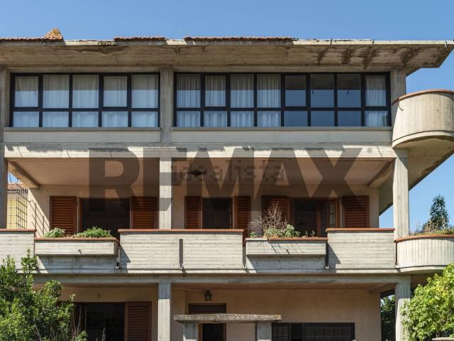 Villetta a schiera in vendita di 288 m² in Via Gobetti, 2