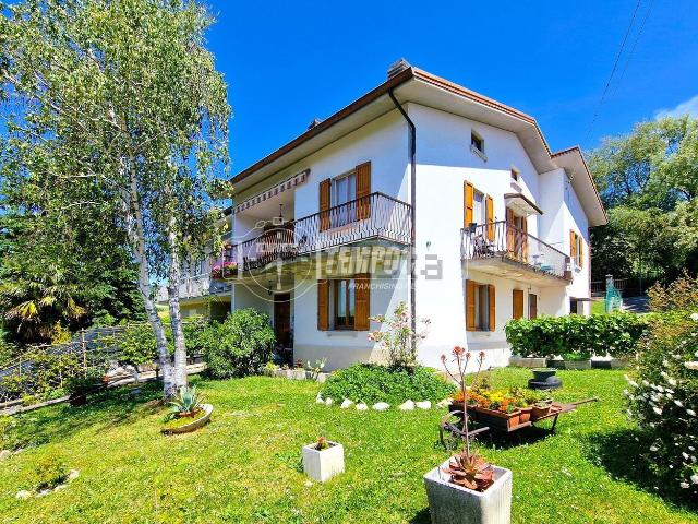 Villetta a schiera in vendita di 289 m² in Via Divisione Julia