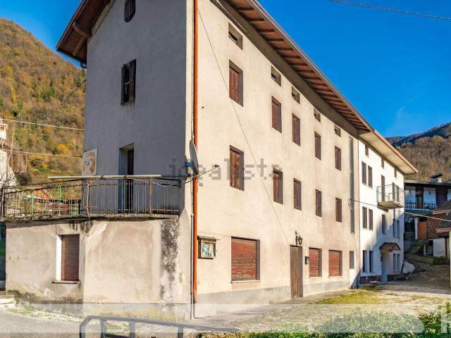 Villetta a schiera in vendita di 289 m² in Via Piave, 11