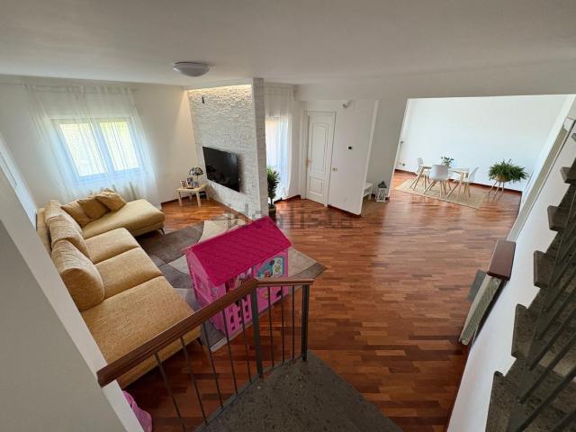 Villetta a schiera in vendita di 290 m² in Via CAPITANO