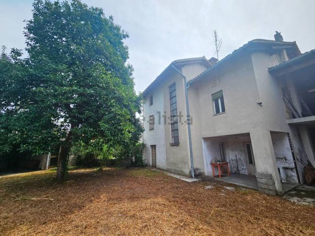 Villetta a schiera in vendita di 290 m² in Via Giuseppe Mazzini, 11
