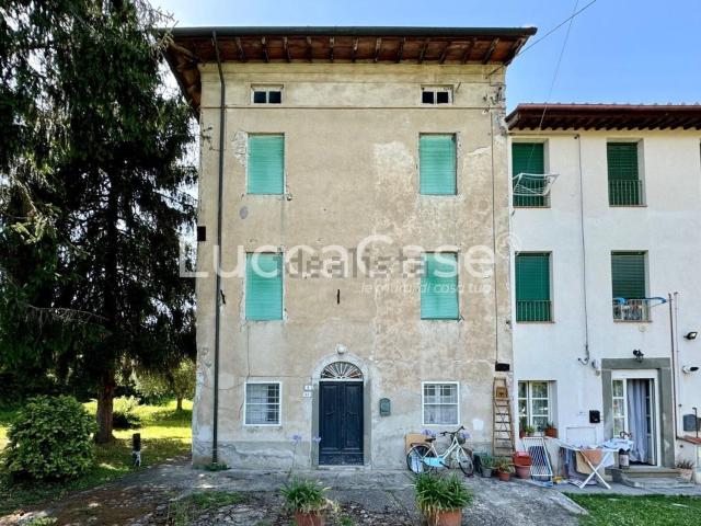 Villetta a schiera in vendita di 291 m² in Via della Chiesa di Gattaiola, 905