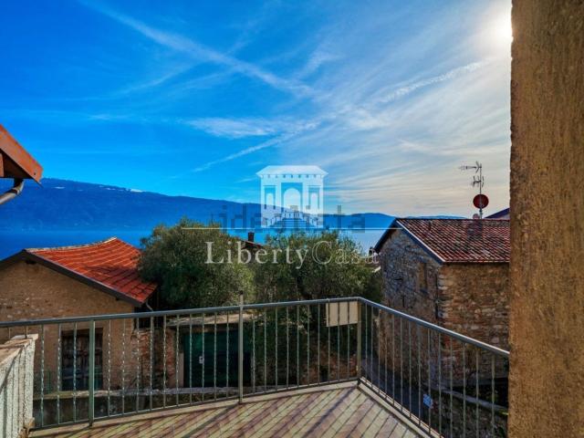 Villetta a schiera in vendita di 298 m² in Via Sole