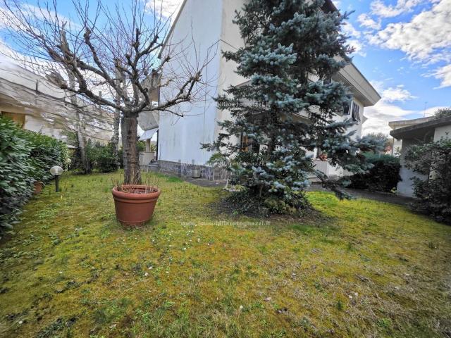 Villetta a schiera in vendita di 299 m²