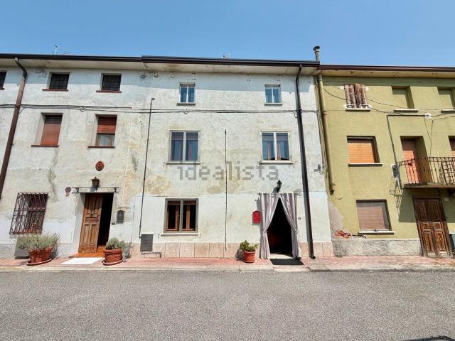 Villetta a schiera in vendita di 299 m² in Via Fratelli Cairoli