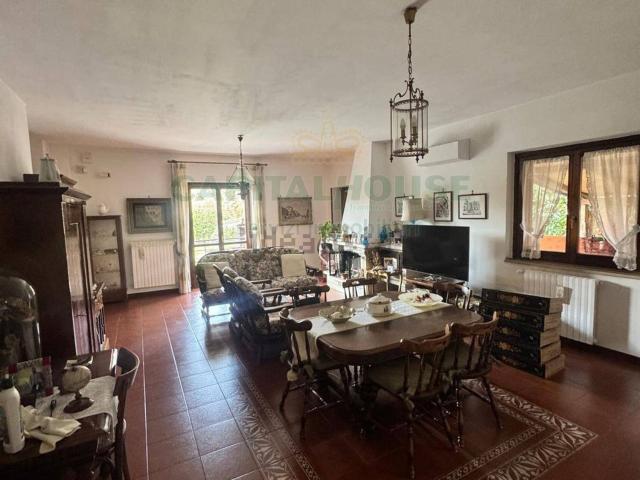 Villetta a schiera in vendita di 300 m²
