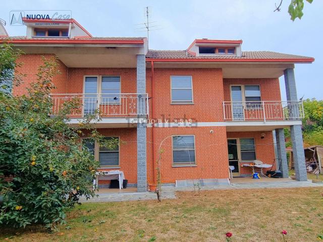 Villetta a schiera in vendita di 300 m² in Via Costantino Nigra, 37