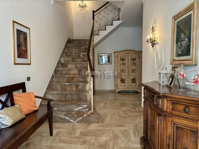 Villetta a schiera in vendita di 300 m² in Via Aspromonte