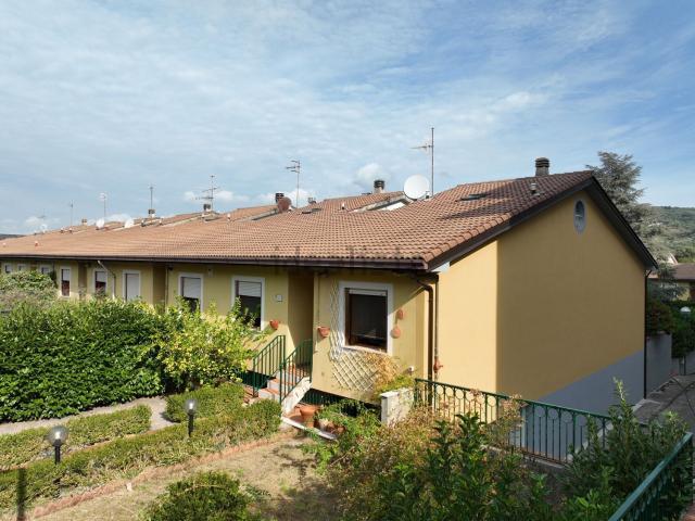 Villetta a schiera in vendita di 300 m² in Via Gabriele lannotti, 31