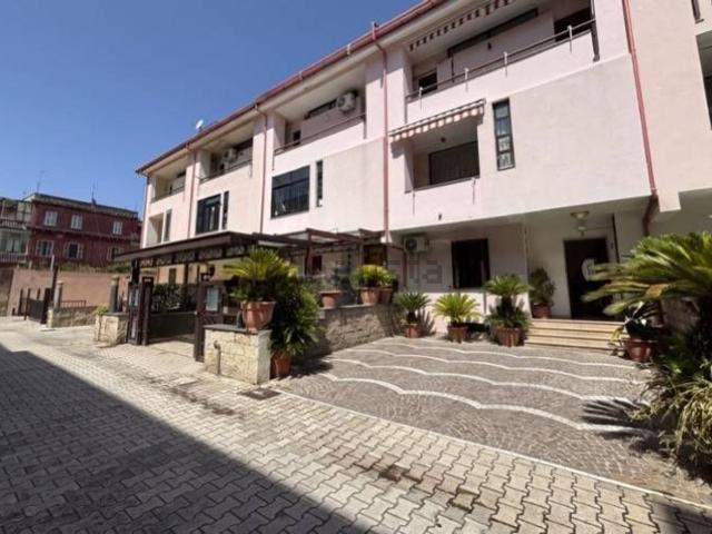 Villetta a schiera in vendita di 300 m² in Via Gualberto Marcellino Salonia, 3
