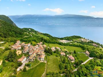 Villetta a schiera in vendita di 300 m² in Via dei Castagni, 49