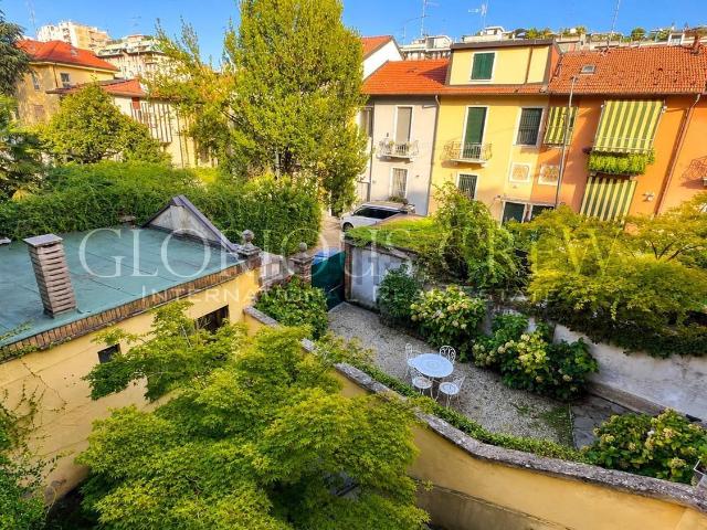 Villetta a schiera in vendita di 300 m² in Via Eugenio Gignous