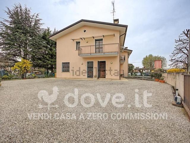Villetta a schiera in vendita di 300 m² in Via Lovadina, 11