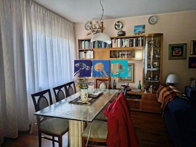 Villetta a schiera in vendita di 300 m² in Via Monte San Vicino