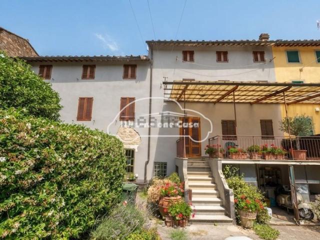 Villetta a schiera in vendita di 300 m² in Via Sottomonte, 229