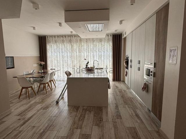 Villetta a schiera in vendita di 300 m² in Via San Bernardino da Siena, 2