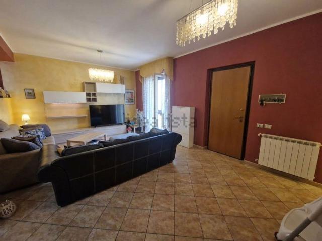 Villetta a schiera in vendita di 300 m² in Via Piersanti Mattarella
