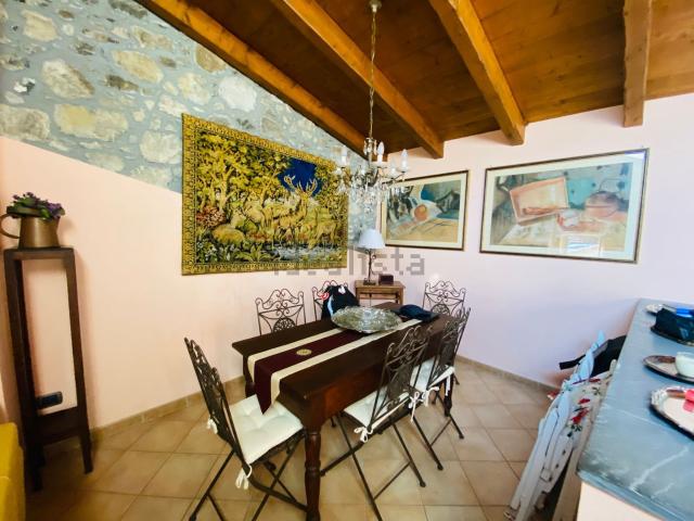 Villetta a schiera in vendita di 300 m² in Via Vara