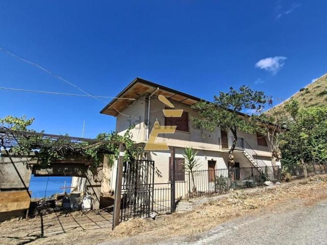 Villetta indipendente in vendita di 300 m² in Contrada Calafatoni