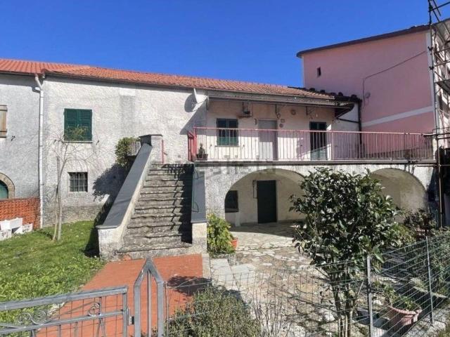 Villetta a schiera in vendita di 300 m² in Località Toceto, 90