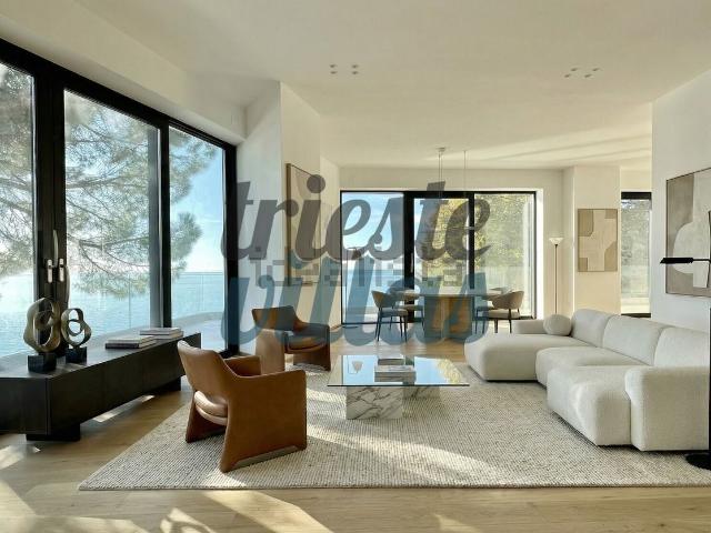 Villetta a schiera in vendita di 300 m² in Strada Costiera, 194