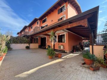 Villetta a schiera in vendita di 300 m² in Strada San Michele
