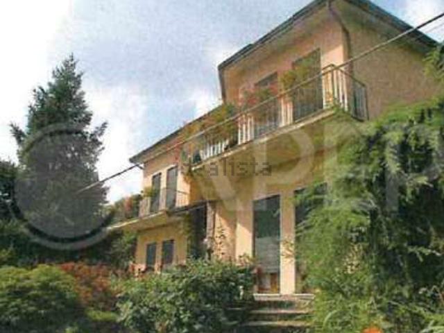 Villetta a schiera in vendita di 302 m² in Via Libero Benedetti, 27
