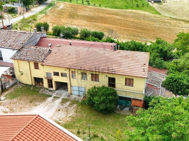 Villetta a schiera in vendita di 304 m² in Via delle Selve, 8