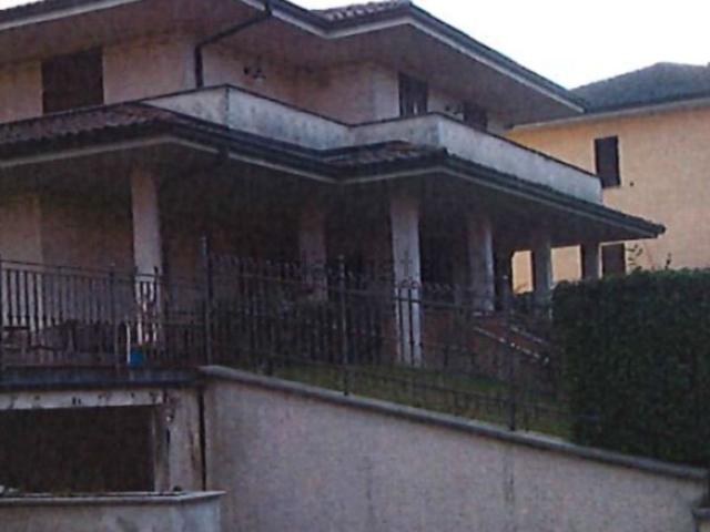 Villetta a schiera in vendita di 3080 m² in Via Rinarolo, 39